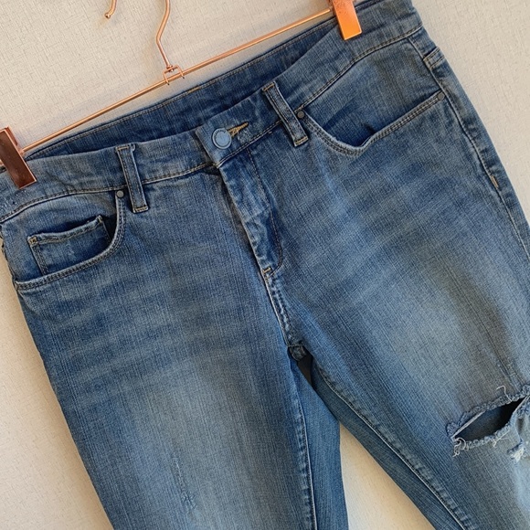 🎉HP🎉 [Blank NYC] Distressed Straight Leg Jeans • Sz 28 - Picture 2 of 11